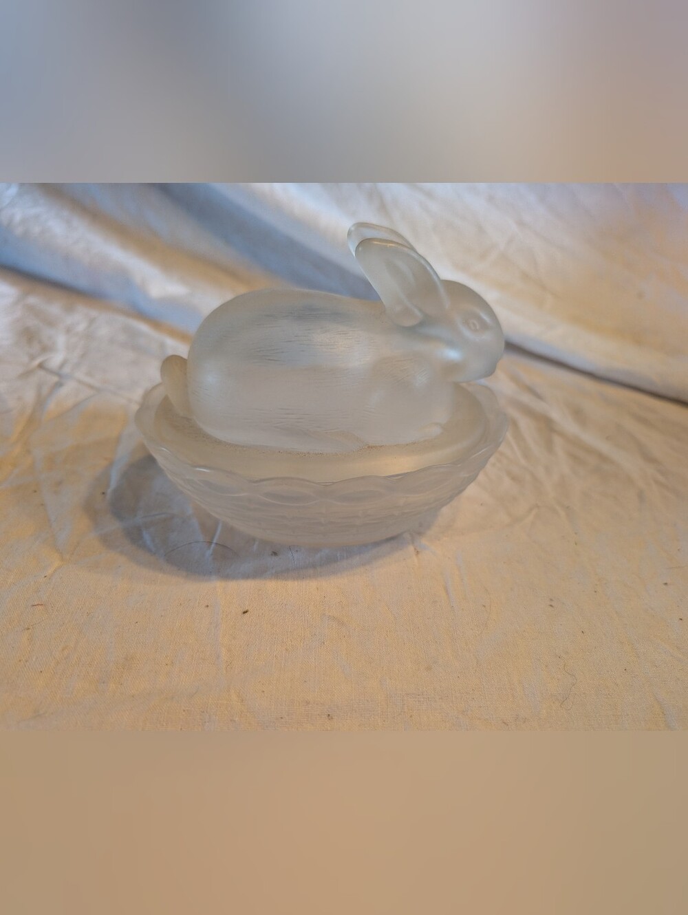 2/120$ Frosted Glass Bunny on nest Trinket Box - White